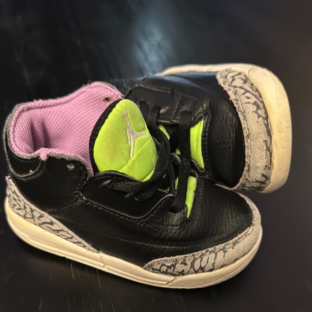 Jordan 3 Black and Green Sneakers with Speckled Sole